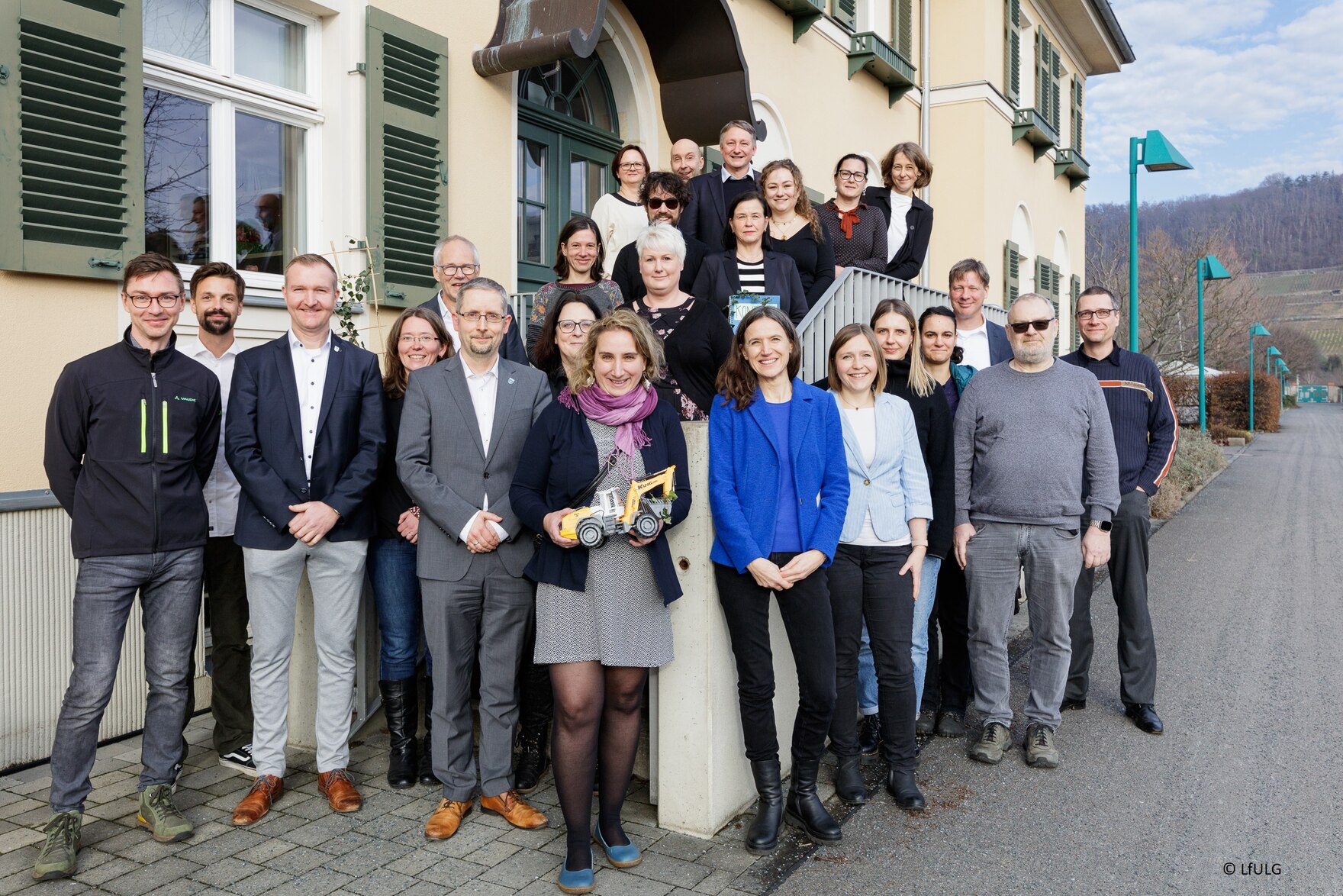 Gruppenbild aller Gewinner des Ideenwettbewerbs 2024