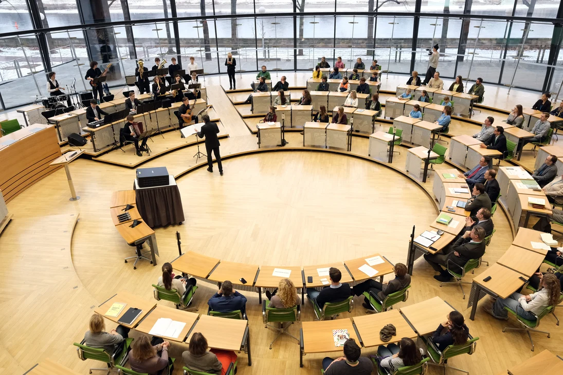 Ein Blick in den Plenarsaal des Sächsischen Landtages.
